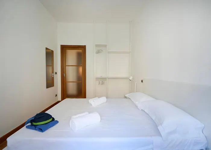 Апартаменты Guesthost - 184 - Urban Convenience Near The Station Бари