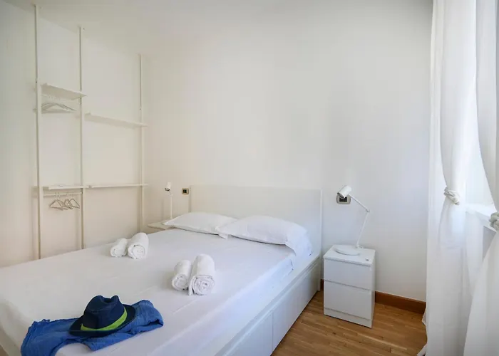 Guesthost - 184 - Urban Convenience Near The Station Апартаменты *