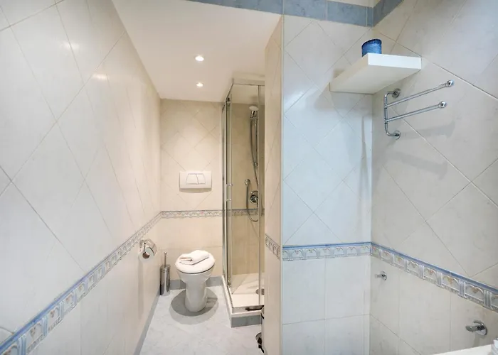 Guesthost - 184 - Urban Convenience Near The Station *