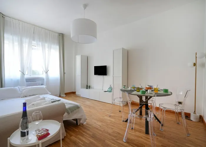 Апартаменты Guesthost - 184 - Urban Convenience Near The Station