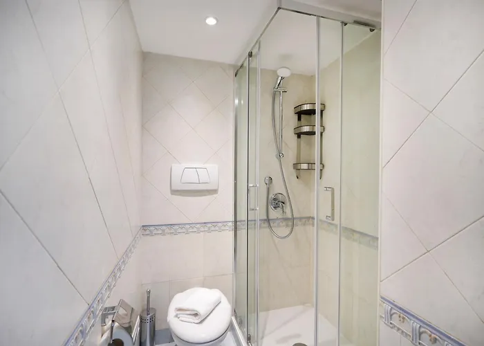 Guesthost - 184 - Urban Convenience Near The Station Апартаменты